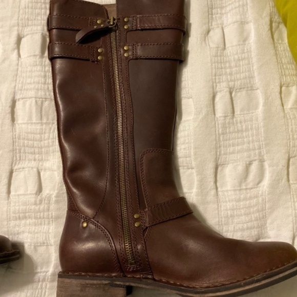 UGG Gillespie Dark Brown Riding  Boots 7.5 - Picture 9 of 11